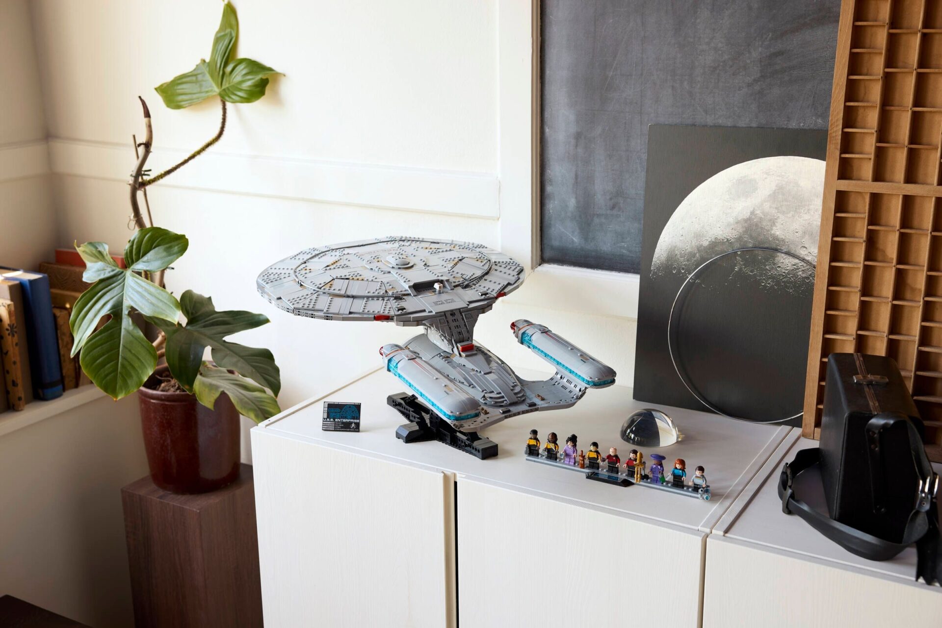 LEGO 10356 Star Trek: U.S.S. Enterprise NCC-1701-D – Bild 12