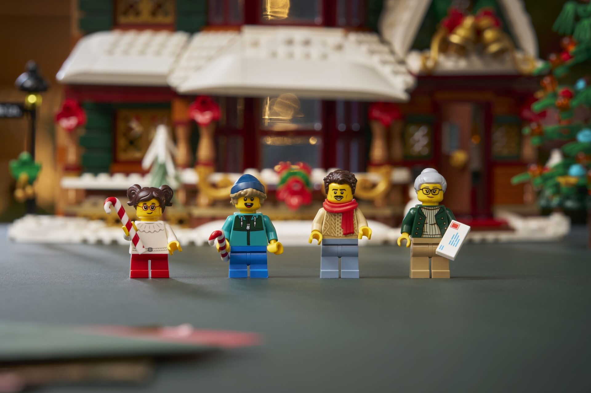 LEGO 11387 Weihnachtshaus – Bild 9