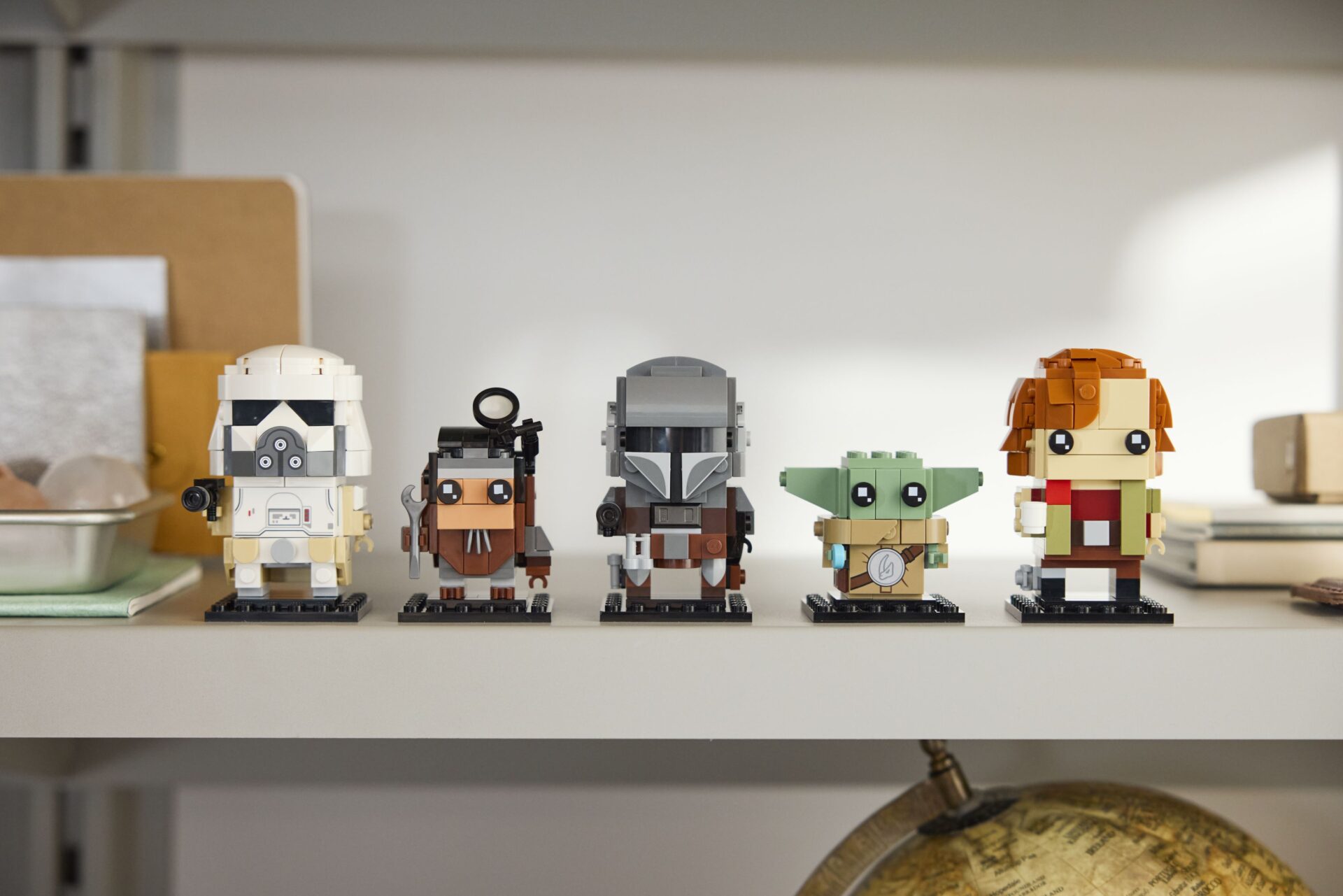 LEGO 40856 The Mandalorian and Grogu: Verbündete und Bösewichte – Bild 4