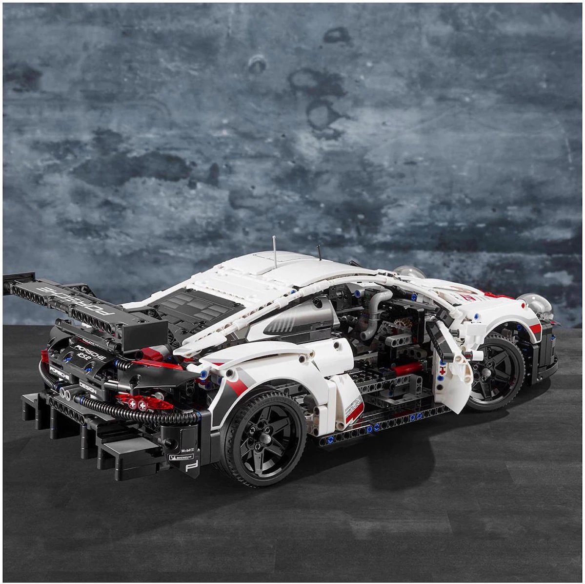 Lego 42096 Porsche 911 RSR 5