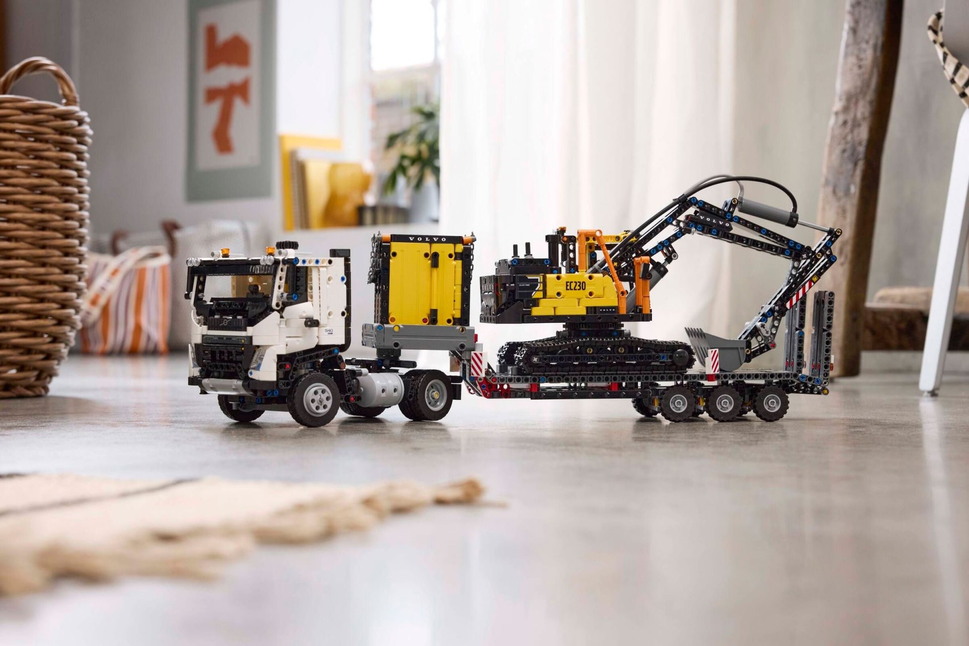Lego 42175 Volvo FMX LKW Mit EC230 Electric Raupenbagger Legamo