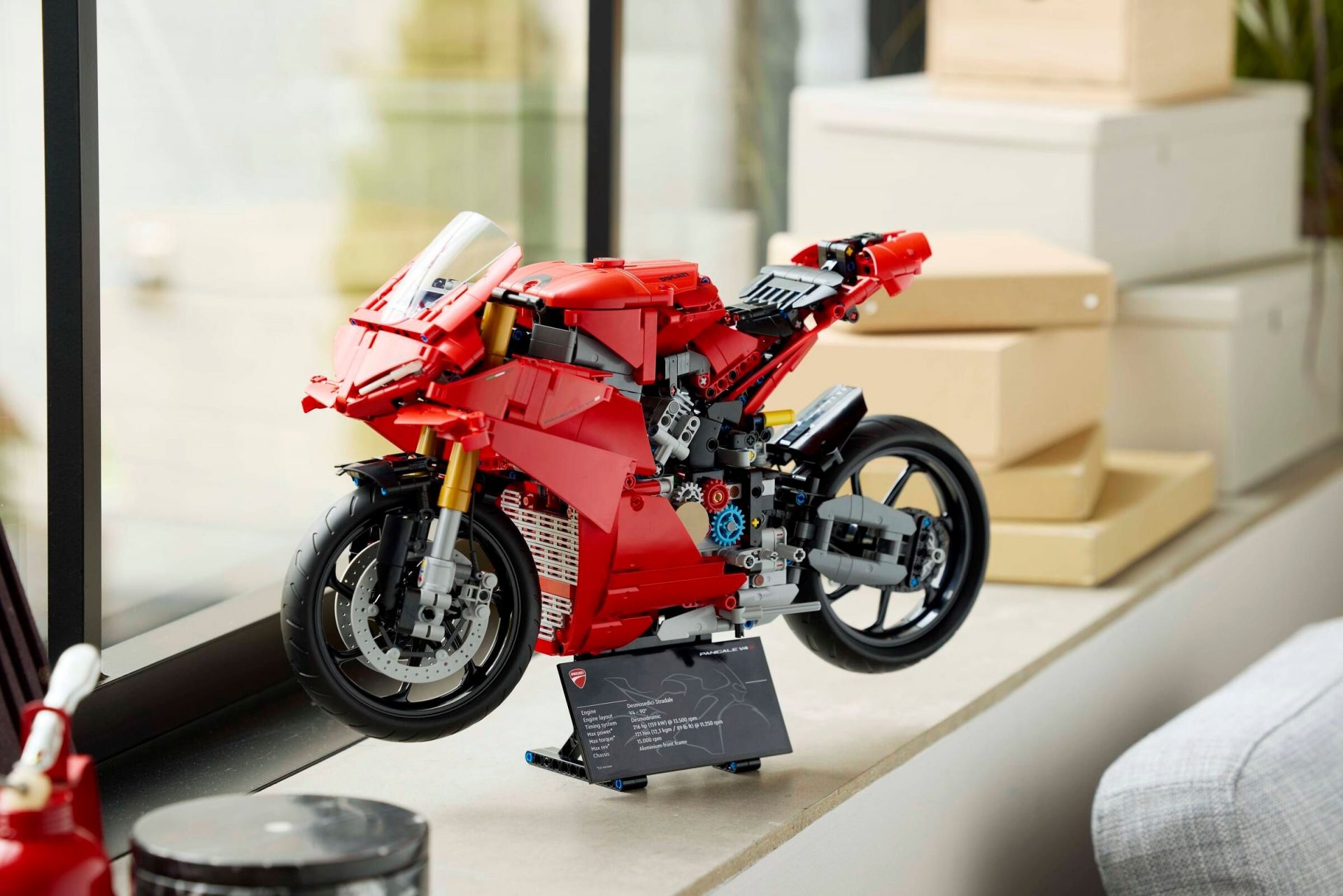 LEGO 42202 Ducati Panigale V4 S Motorrad – Bild 9