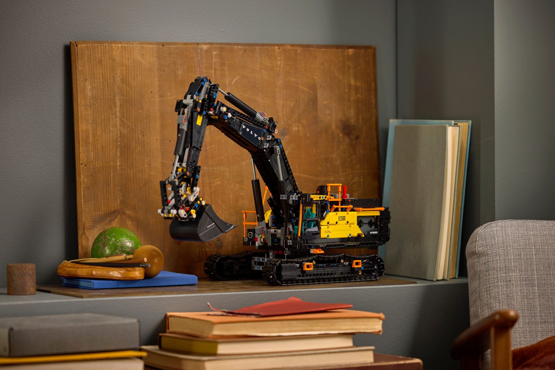 LEGO 42215 Volvo EC500 Hybrid Bagger – Bild 9