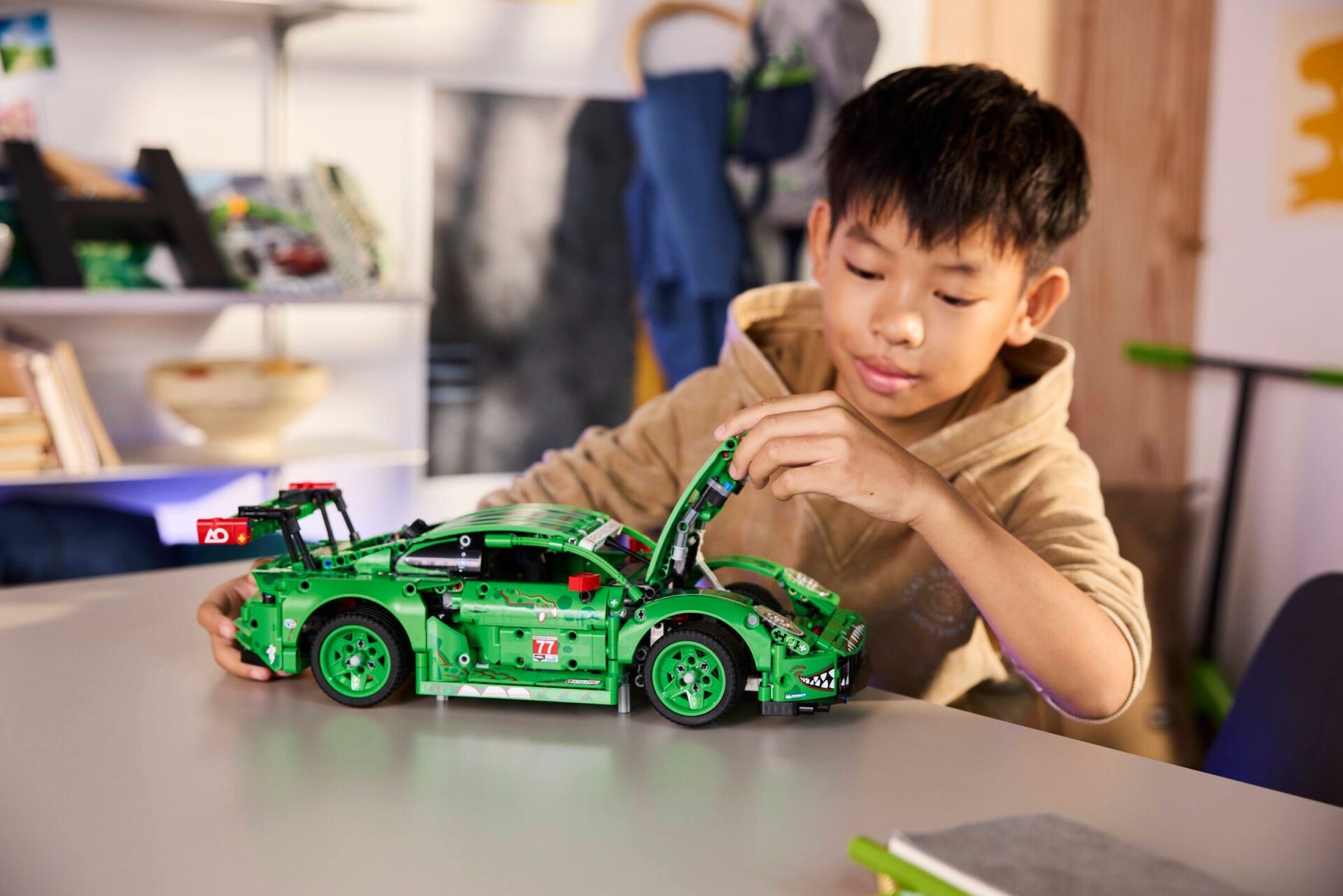 LEGO 42224 Porsche 911 GT3 R REXY AO Racing Rennwagen – Bild 9