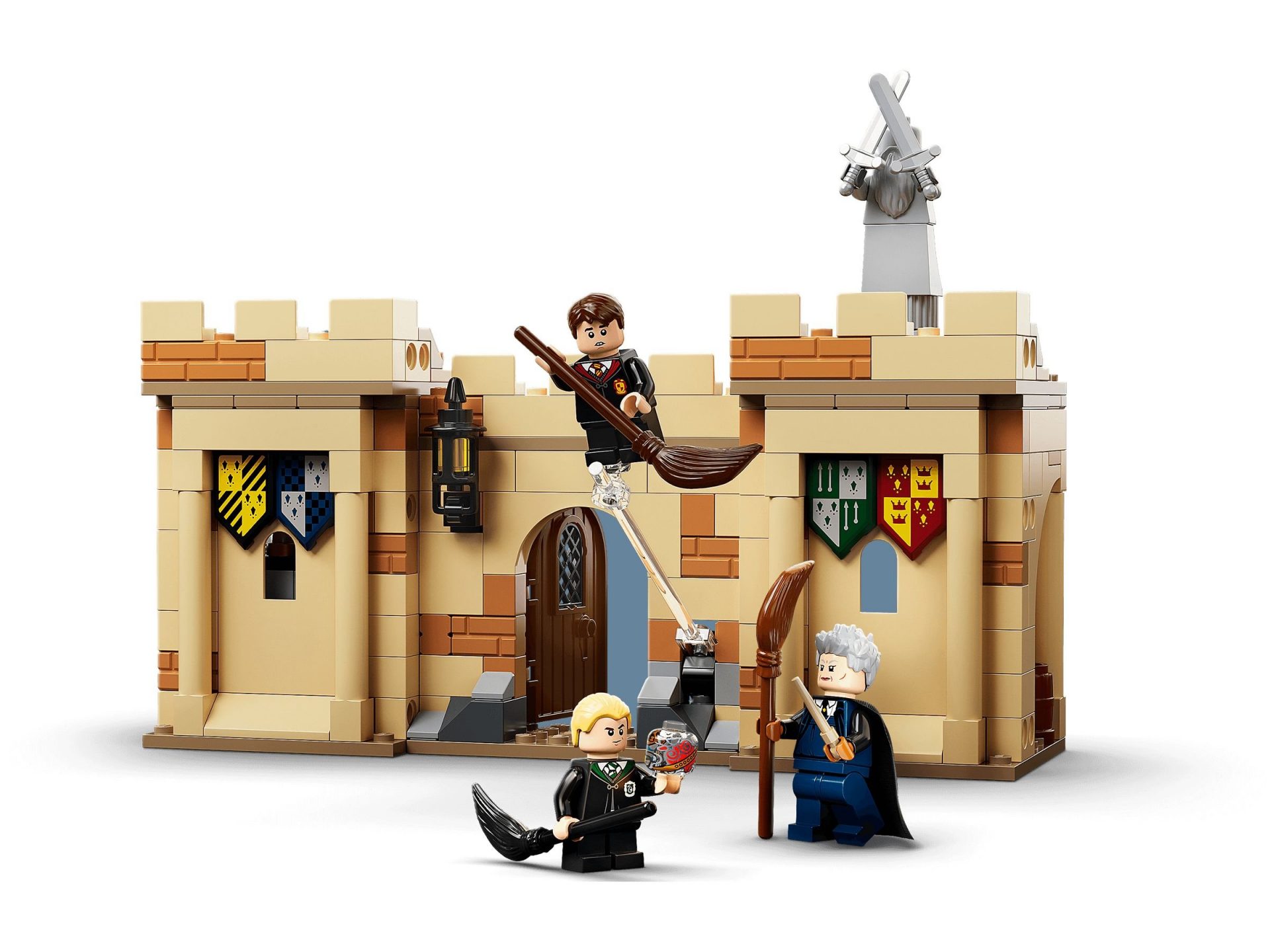 LEGO 76395 Hogwarts: Erste Flugstunde – Bild 3