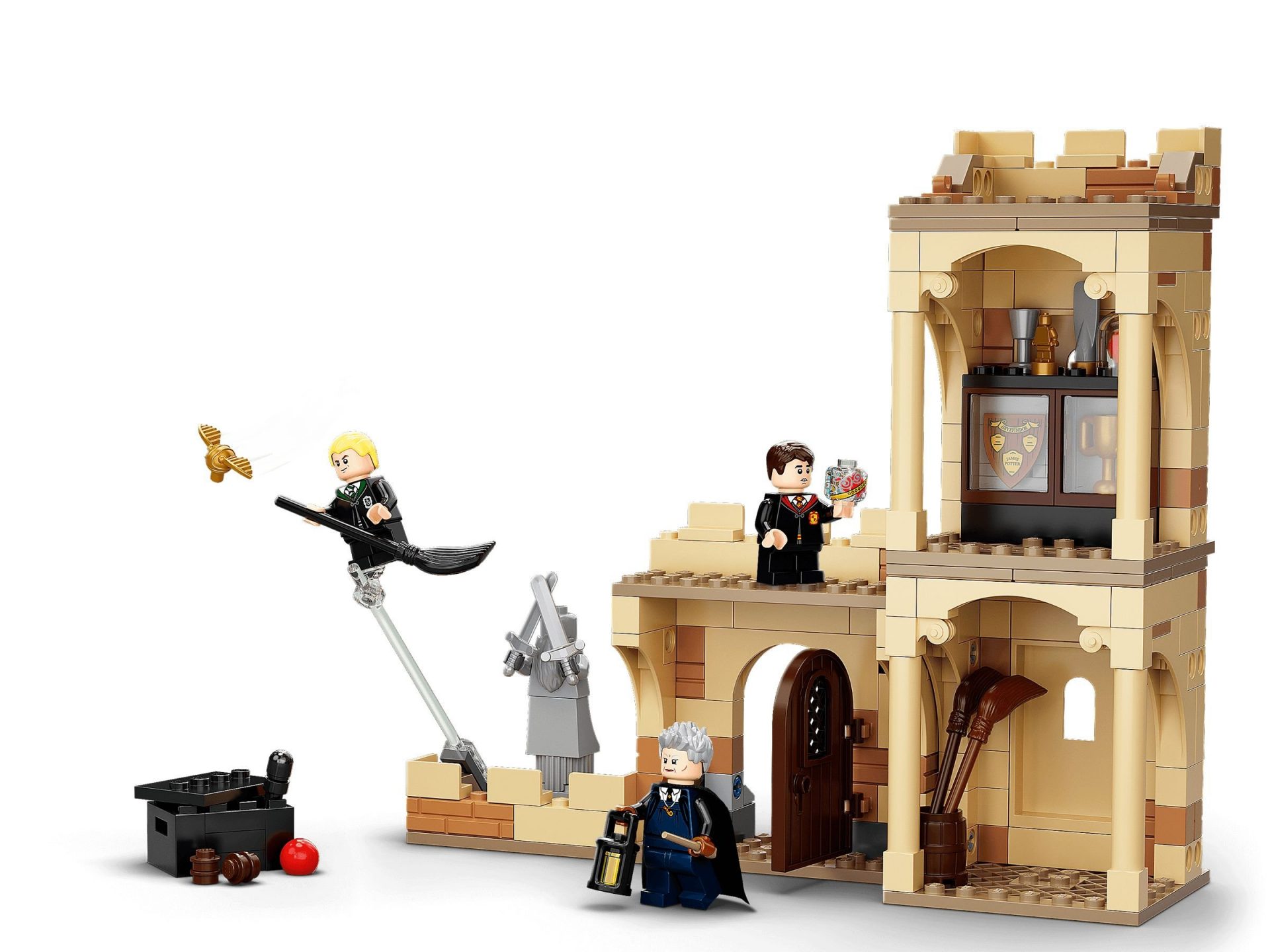 LEGO 76395 Hogwarts: Erste Flugstunde – Bild 4
