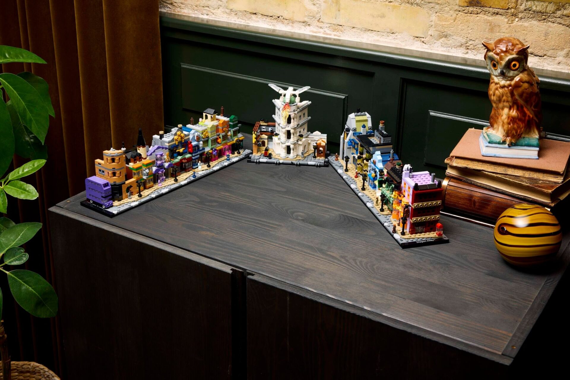 LEGO 76444 Die Zauberläden der Winkelgasse – Bild 9