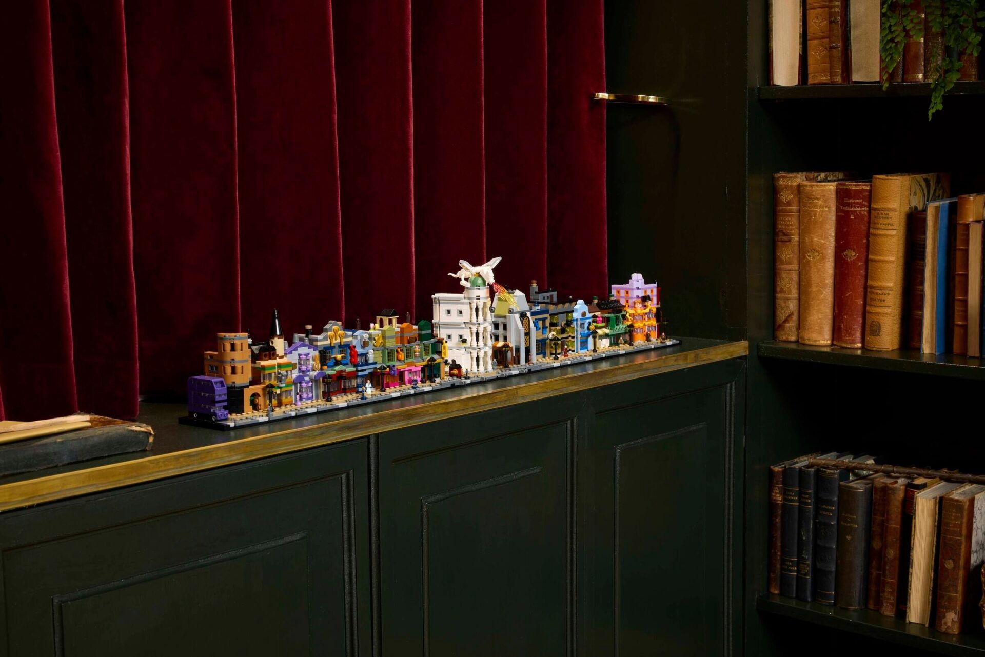 LEGO 76444 Die Zauberläden der Winkelgasse – Bild 8