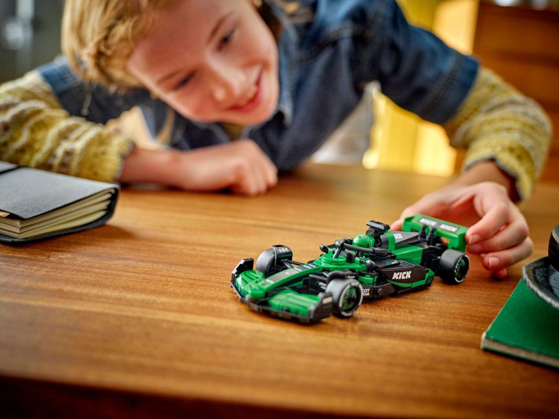 Lego 77247 KICK Sauber F1 Team C44 Rennauto